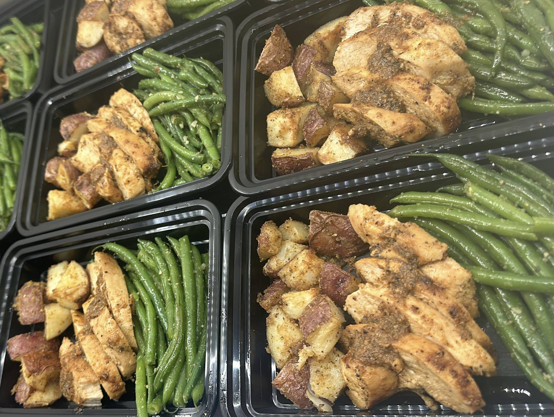 Smoked Chicken w/Fresh Garlic Green Beans & Roasted Red Potatoes