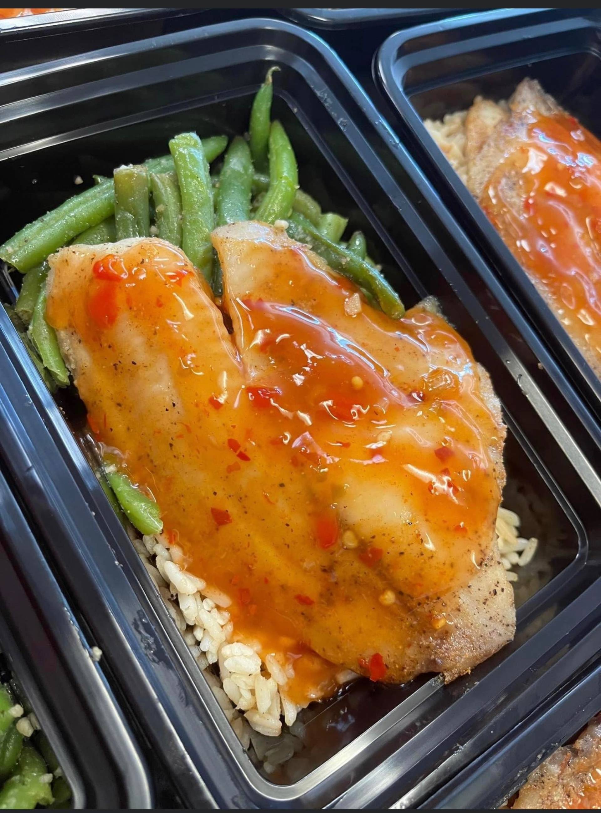 Thai Chili Tilapia with Brown Jasmine Rice & Garlic Green Beans