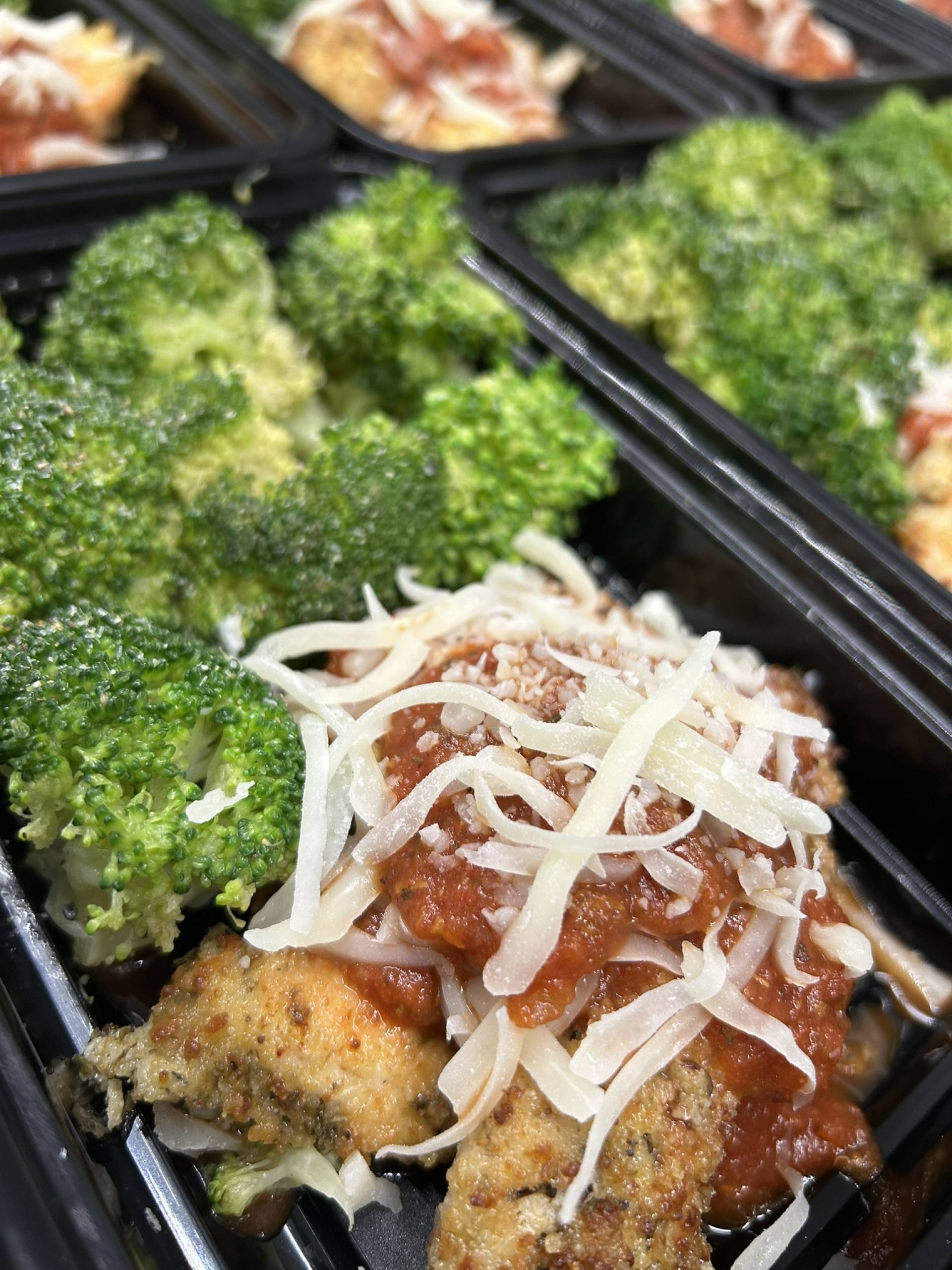Baked Chicken Parmesan w/Steamed Broccoli